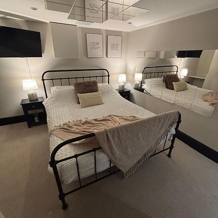 Private & Modern En-Suite Rooms Town Centre Self Check-In Barnsley Extérieur photo