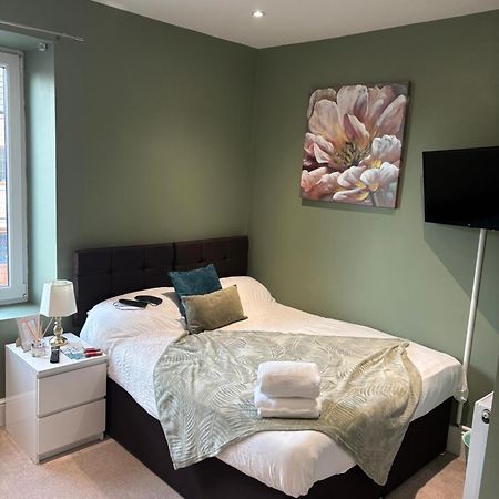 Private & Modern En-Suite Rooms Town Centre Self Check-In Barnsley Extérieur photo