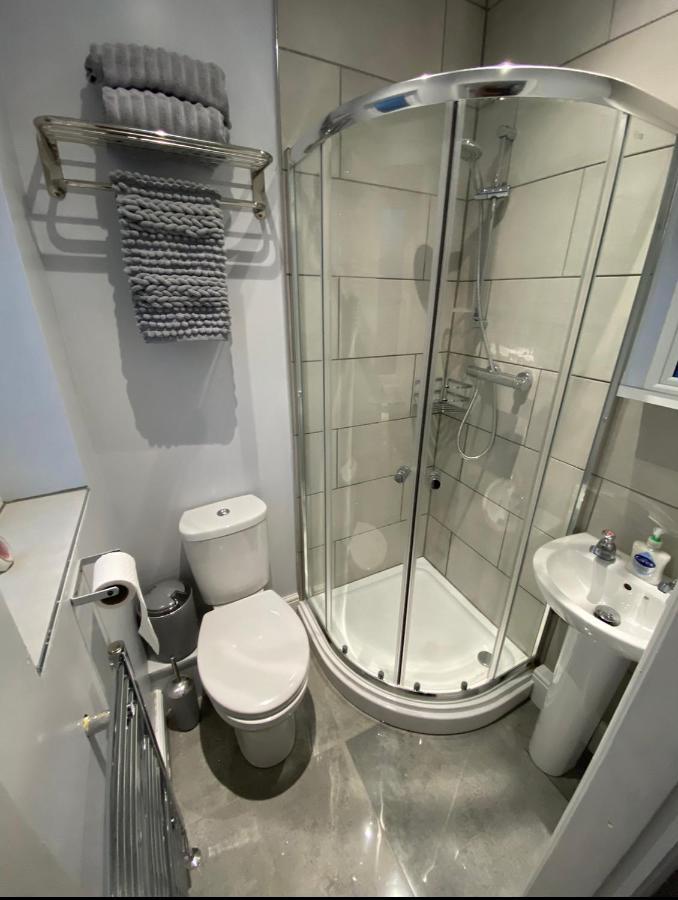 Private & Modern En-Suite Rooms Town Centre Self Check-In Barnsley Extérieur photo
