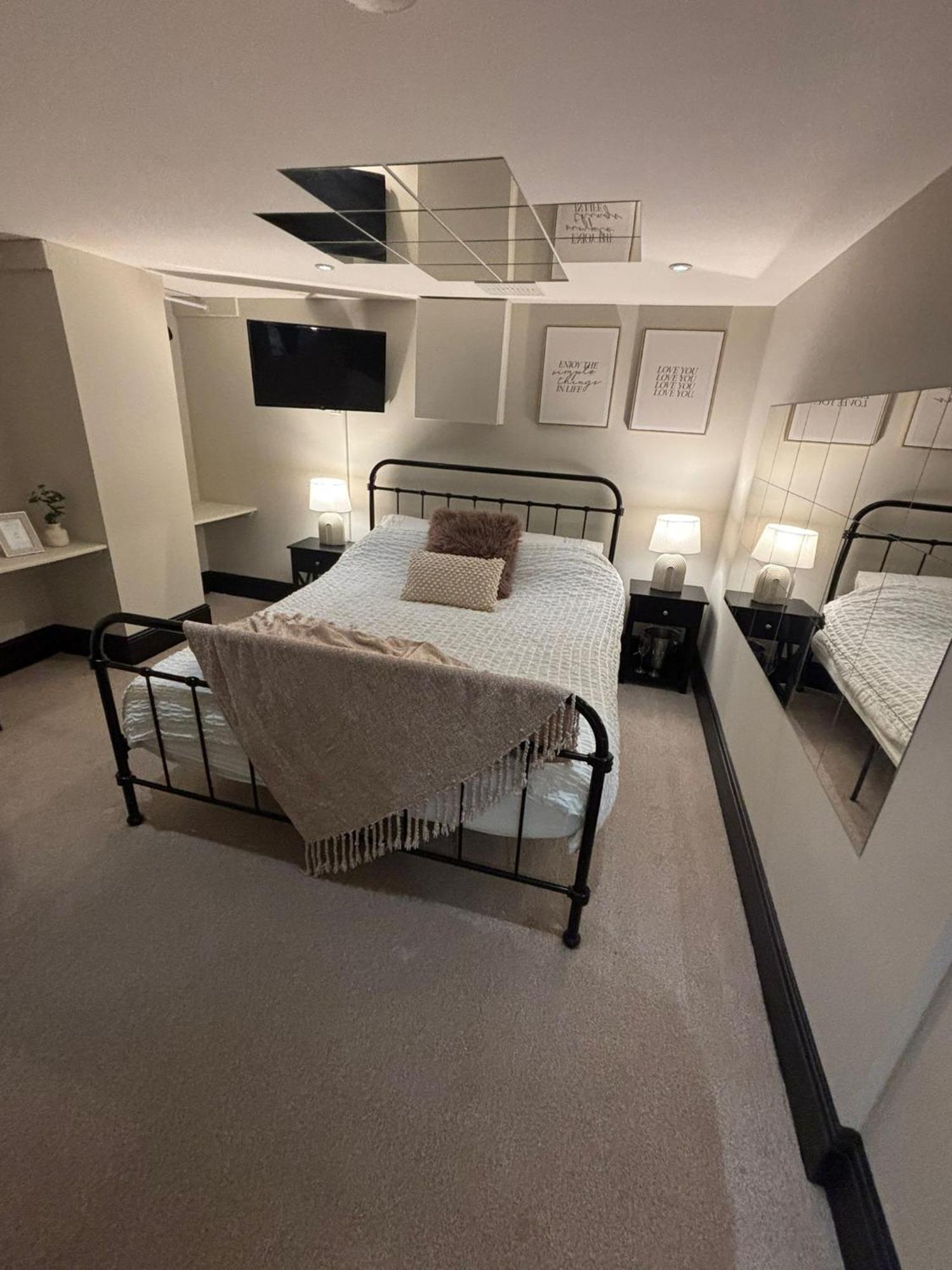 Private & Modern En-Suite Rooms Town Centre Self Check-In Barnsley Extérieur photo