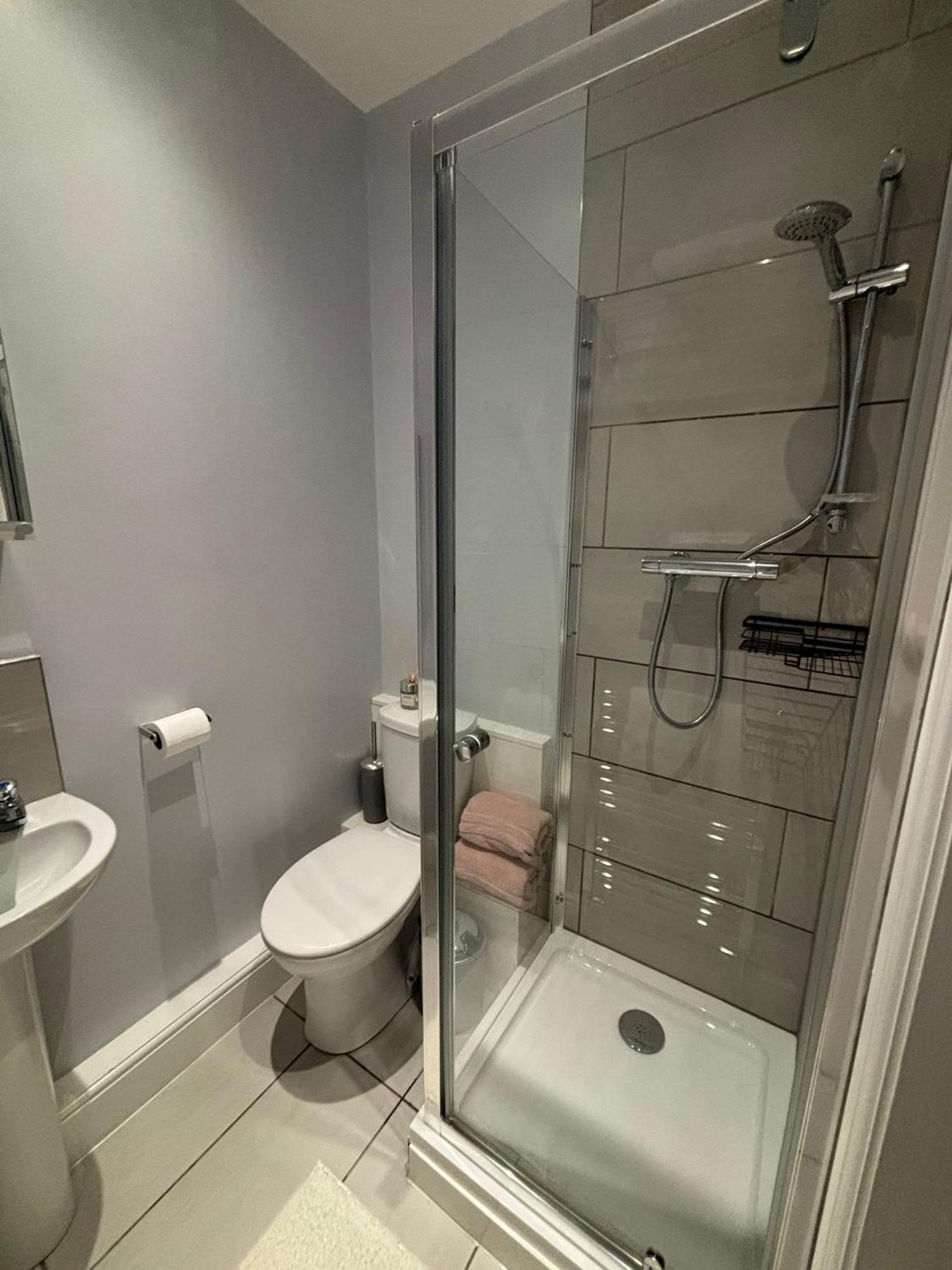 Private & Modern En-Suite Rooms Town Centre Self Check-In Barnsley Extérieur photo